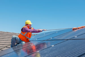 Zonnepanelen onderhouden